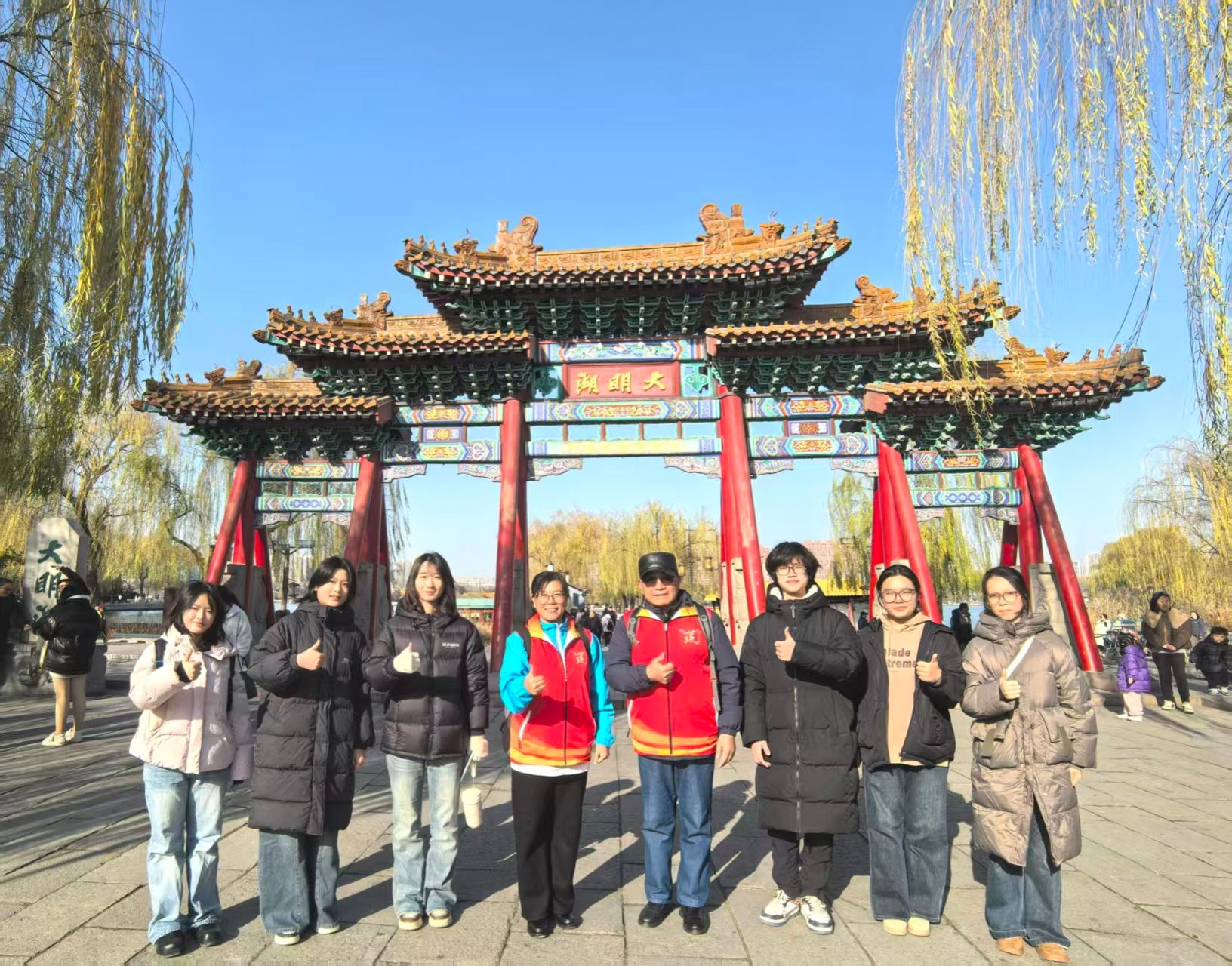 政法青協(xié)開(kāi)展“明湖聆泉，百花話(huà)古”文化探尋活動(dòng)