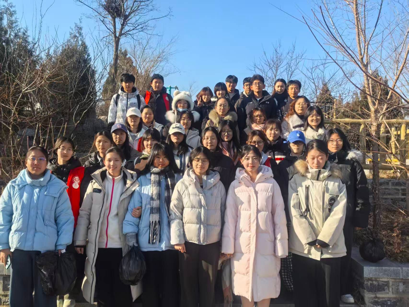 政法青協(xié)開(kāi)展“守護(hù)馬武，潔凈山林”志愿服務(wù)活動(dòng)