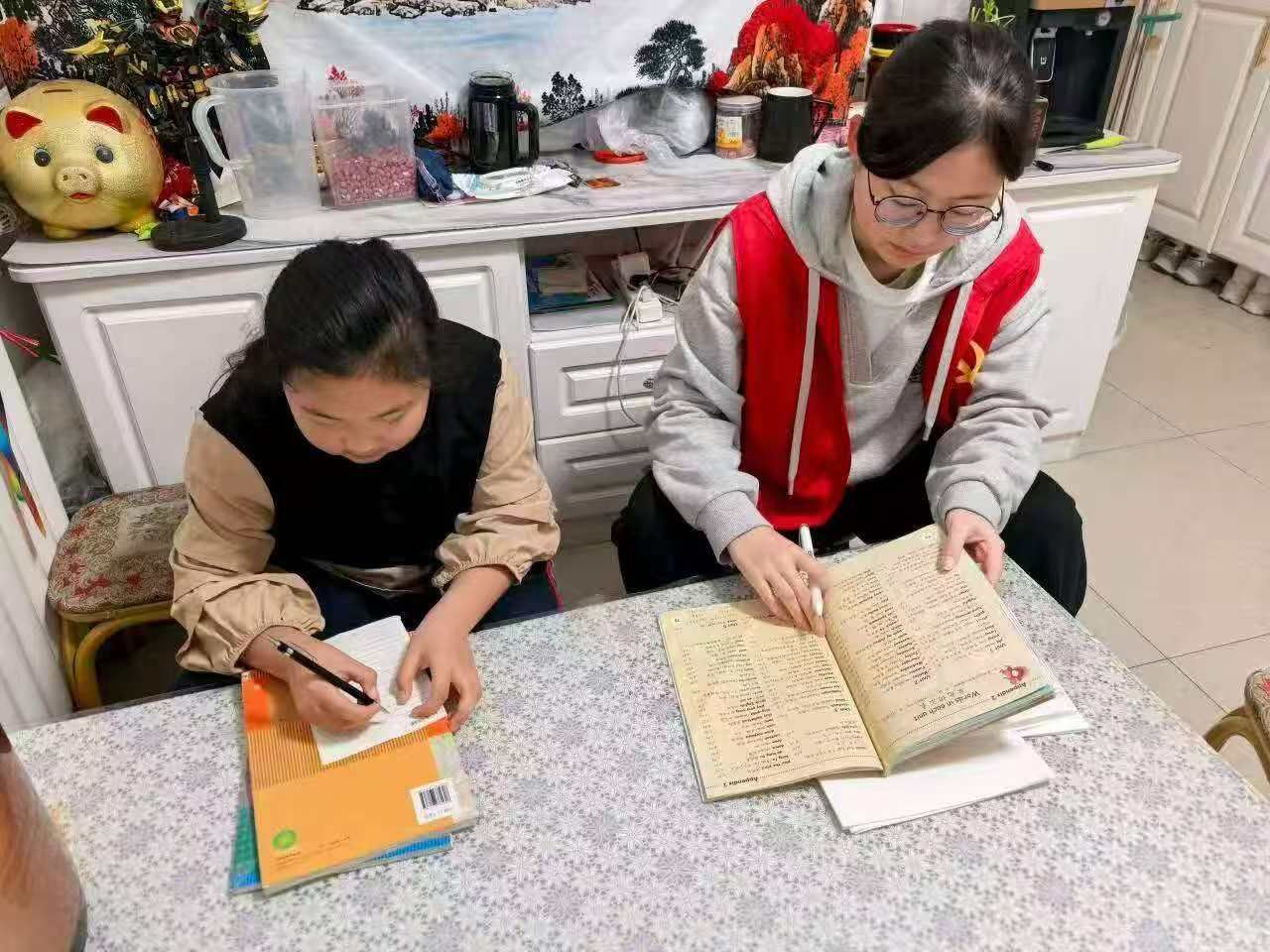 政法青協(xié)開(kāi)展“兜有愛(ài)·歷伴童行”志愿服務(wù)活動(dòng)